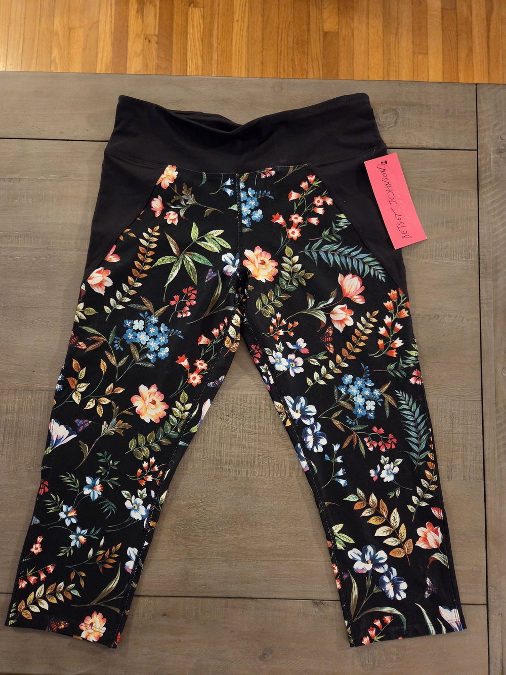 Betsey Johnson Botanical Print/Floral Capri Leggings - Large